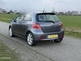 Toyota Yaris thumbnail 11