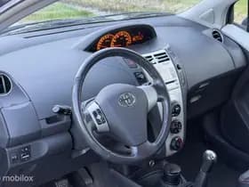 Toyota Yaris thumbnail 13