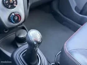 Toyota Yaris thumbnail 16