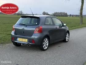 Toyota Yaris thumbnail 7