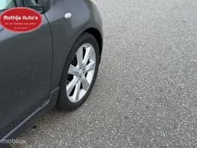 Toyota Yaris thumbnail 9