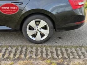 Škoda Superb thumbnail 10