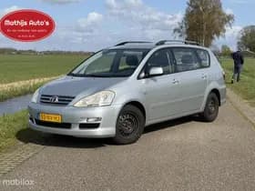 Toyota Avensis thumbnail 1