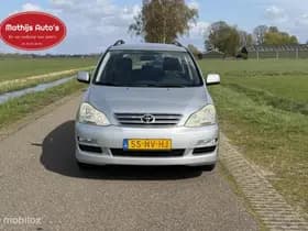 Toyota Avensis thumbnail 2