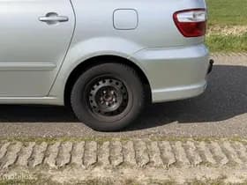 Toyota Avensis thumbnail 15