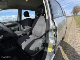 Toyota Avensis thumbnail 18