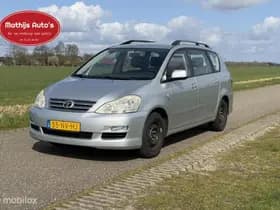 Toyota Avensis thumbnail 3