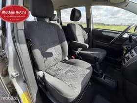 Toyota Avensis thumbnail 5