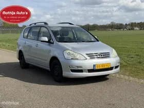 Toyota Avensis thumbnail 6