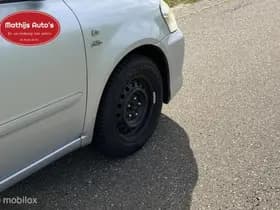 Toyota Avensis thumbnail 9