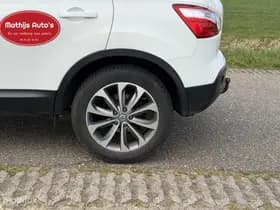 Nissan Qashqai thumbnail 10