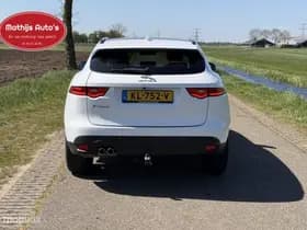 Jaguar F-Pace thumbnail 6