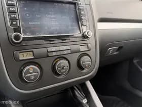 Volkswagen Golf thumbnail 17