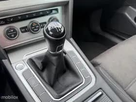 Volkswagen Passat thumbnail 23