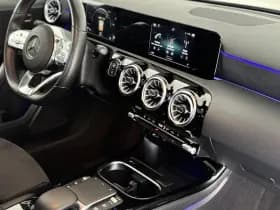 Mercedes-Benz A-Klasse 180 Business Solution AMG | Panoramadak | Apple-Android | Stoelverwarming thumbnail 2