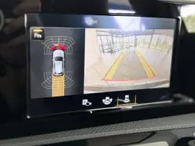 Mercedes-Benz A-Klasse 180 Business Solution AMG | Panoramadak | Apple-Android | Stoelverwarming thumbnail 15