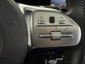 Mercedes-Benz A-Klasse 180 Business Solution AMG | Panoramadak | Apple-Android | Stoelverwarming thumbnail 20