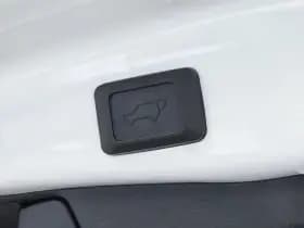 Toyota RAV4 2.5 Hybrid Bi-Tone | Trekhaak | Parkeercamera | Stoelverwarming thumbnail 19