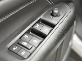 Jeep Compass Night Eagle Automaat Hybrid Demo | Apple-Android | Stoelverwarming | Dealeronderhouden thumbnail 17