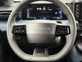 Lancia Ypsilon Edizione Limitata Cassina Navigatie | Apple carplay/Andriod auto | Cruise control | Velours bekleding | Achteruitrij camera | thumbnail 16