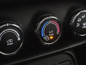 Jeep Renegade 1.4 MultiAir Longitude | Trekhaak | Cruise Control | Bluetooth thumbnail 24