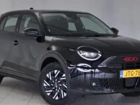 Fiat 600e RED 54 kWh | Apple-Android | Cruise Control | Parkeersensoren thumbnail 5