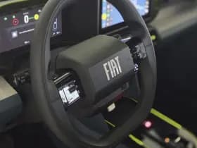 Fiat Grande Panda RED 11kW 44 kWh | Apple-Android | Cruise Control | Parkeersensoren thumbnail 11