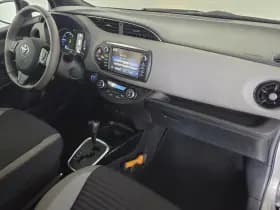 Toyota Yaris 1.5 Hybrid Bi-Tone Plus | Panoramadak | Navigatie | Parkeercamera thumbnail 13