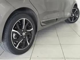 Toyota Yaris 1.5 Hybrid Bi-Tone Plus | Panoramadak | Navigatie | Parkeercamera thumbnail 15