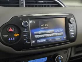 Toyota Yaris 1.5 Hybrid Bi-Tone Plus | Panoramadak | Navigatie | Parkeercamera thumbnail 18