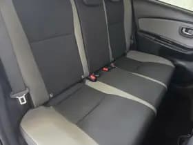 Toyota Yaris 1.5 Hybrid Bi-Tone Plus | Panoramadak | Navigatie | Parkeercamera thumbnail 8