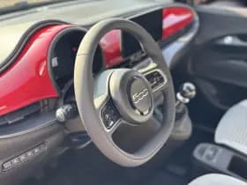 Fiat 500 1.0 Hybrid Torino Launch Edition | Cruise control | Climaat control | Parkeersensoren | Carplay | thumbnail 11