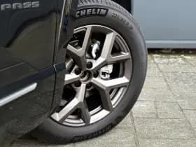 Jeep Compass 1.2 e-Hybrid First Edition | Schuif-kanteldak | Massagestoelen | Apple-Android thumbnail 10