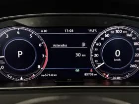 Volkswagen Golf 1.5 TSI Highline Business R | Schuif-Kanteldak | Apple-Android | Parkeercamera thumbnail 14