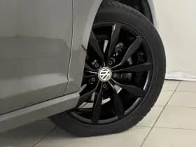 Volkswagen Golf 1.5 TSI Highline Business R | Schuif-Kanteldak | Apple-Android | Parkeercamera thumbnail 16