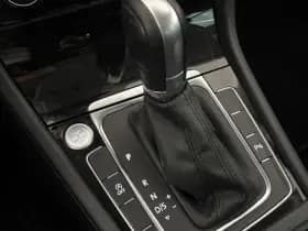 Volkswagen Golf 1.5 TSI Highline Business R | Schuif-Kanteldak | Apple-Android | Parkeercamera thumbnail 22