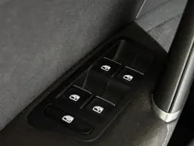 Volkswagen Golf 1.5 TSI Highline Business R | Schuif-Kanteldak | Apple-Android | Parkeercamera thumbnail 24