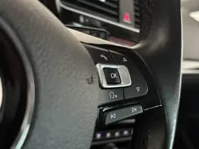 Volkswagen Golf 1.5 TSI Highline Business R | Schuif-Kanteldak | Apple-Android | Parkeercamera thumbnail 28