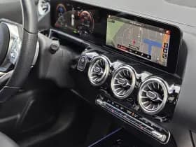 Mercedes-Benz GLA 250 e AMG Line | Schuif-kanteldak | Apple-Android | Navigatie thumbnail 2