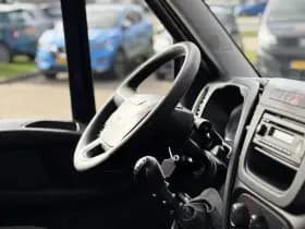 Iveco Daily 35S12V 2.3 352 H2 | 3-zits | Trekhaak | Parkeersensoren thumbnail 2