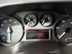 Iveco Daily 35S12V 2.3 352 H2 | 3-zits | Trekhaak | Parkeersensoren thumbnail 11