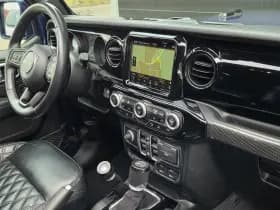 Jeep Wrangler thumbnail 2
