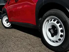 Fiat Grande Panda RED 11kW 44 kWh | Apple-Android | Cruise Control | Parkeersensoren thumbnail 22