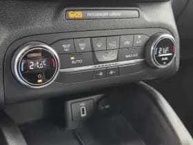 Ford Focus thumbnail 18