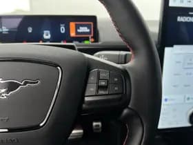 Ford Mustang thumbnail 31