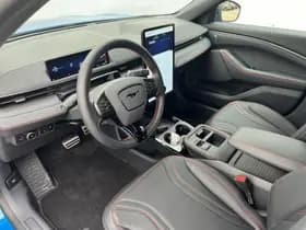 Ford Mustang thumbnail 6