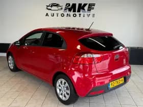 Kia Rio thumbnail 4