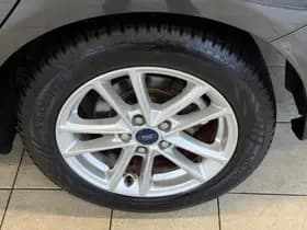 Ford Focus thumbnail 17