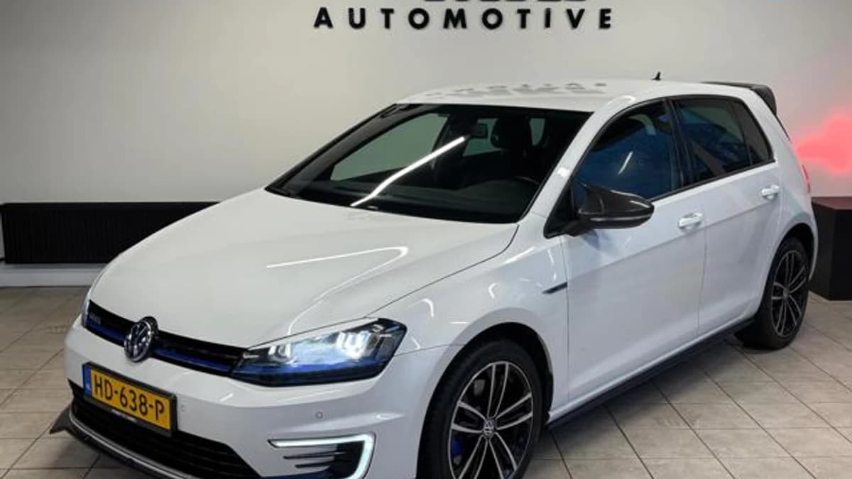 Volkswagen Golf — foto 1