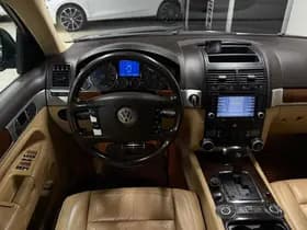Volkswagen Touareg thumbnail 14
